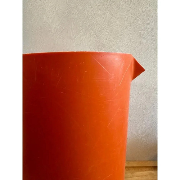 Rubbermaid Orange One Gallon Pitcher - Picture 2 of 5